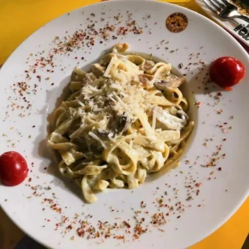 FETTUCİNE ALFREDO